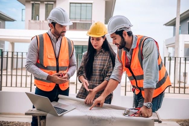 Eng. Yure Zargon em obra, no canteiro da DRADO Engenharia